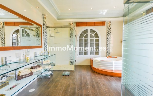 Wiederverkauf - Villa - Benalmadena - Benalmadena Centro