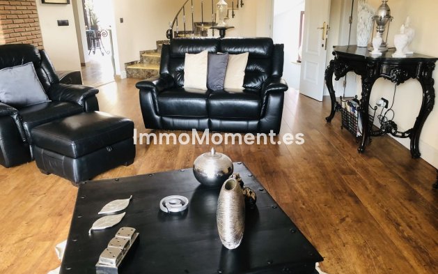 Wiederverkauf - Villa - Benalmadena - Benalmadena Centro