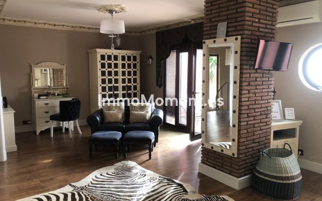 Wiederverkauf - Villa - Benalmadena - Benalmadena Centro