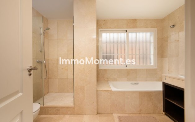 Wiederverkauf - Villa - Marbella - Elviria