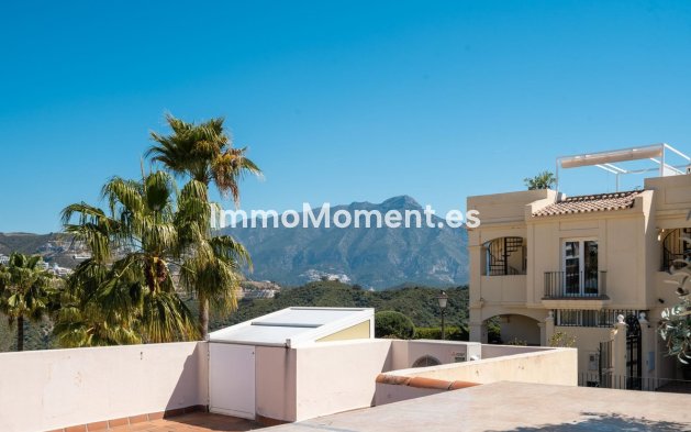 Resale - Apartment - Benahavís - La Quinta