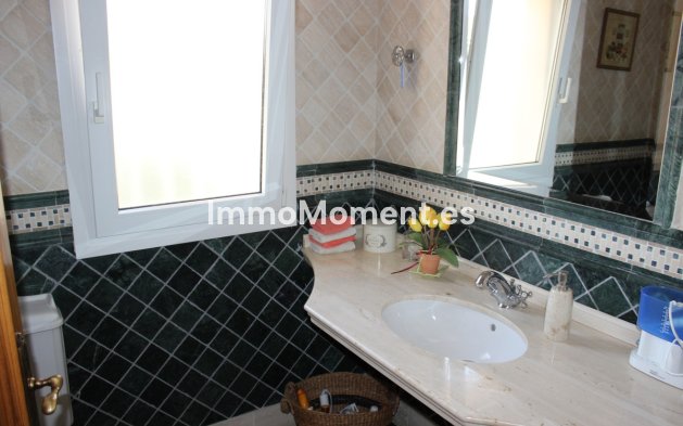 Wiederverkauf - Villa - Marbella - Artola