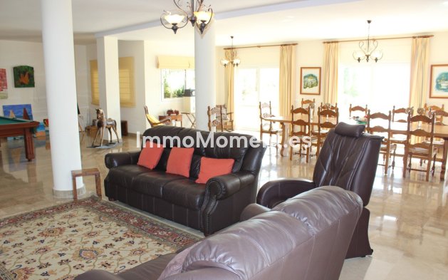 Wiederverkauf - Villa - Marbella - Artola