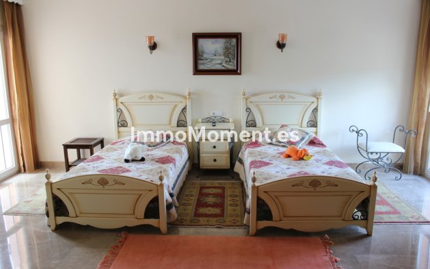 Wiederverkauf - Villa - Marbella - Artola