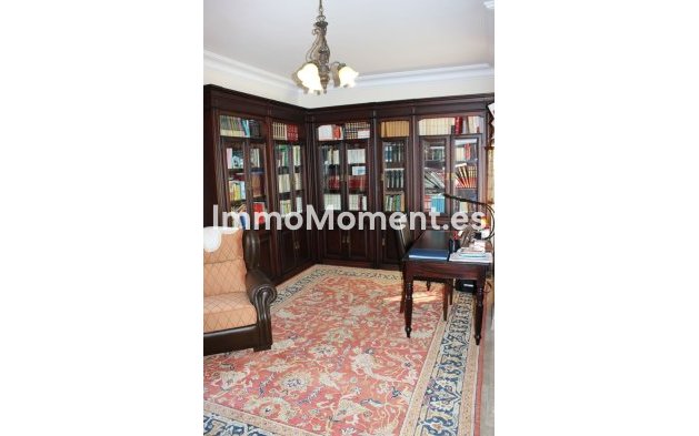 Wiederverkauf - Villa - Marbella - Artola