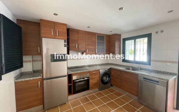 Reventa - Villa independiente - Manilva