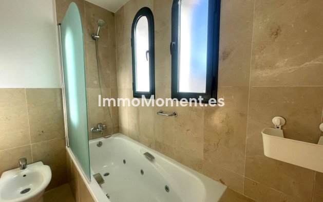 Reventa - Villa independiente - Manilva