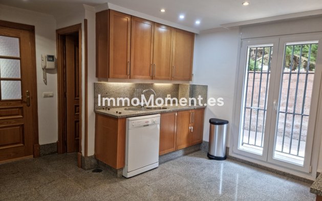 Resale - Villa - Marbella - Santa Clara