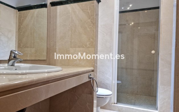 Resale - Villa - Marbella - Santa Clara