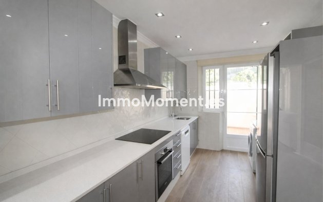 Resale - Villa - Marbella - Elviria