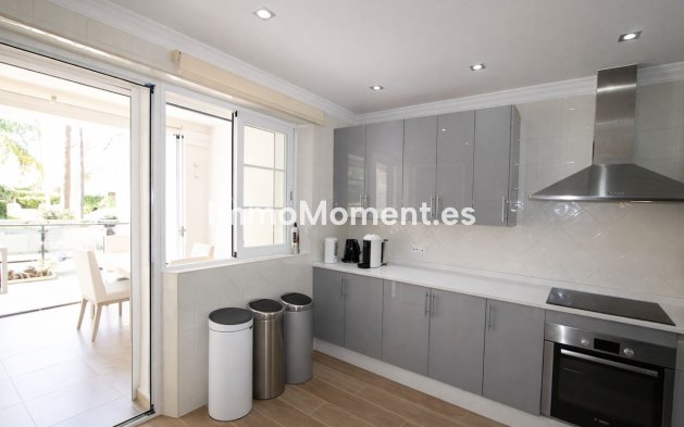 Resale - Villa - Marbella - Elviria