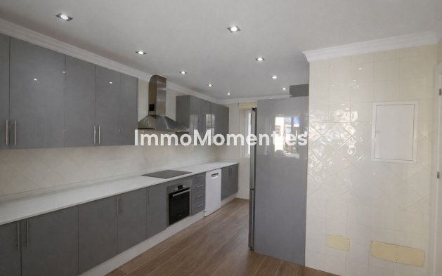 Resale - Villa - Marbella - Elviria