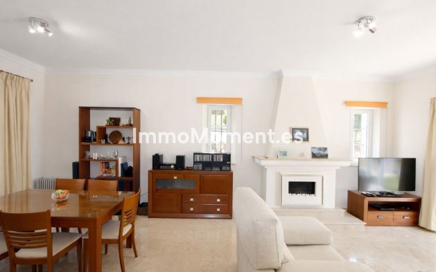 Resale - Villa - Marbella - Elviria
