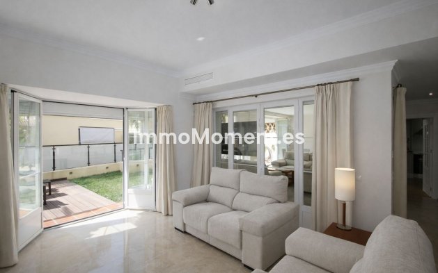 Resale - Villa - Marbella - Elviria