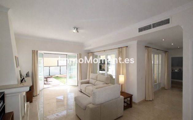 Resale - Villa - Marbella - Elviria