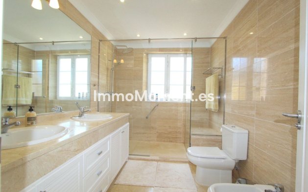 Resale - Villa - Marbella - Elviria