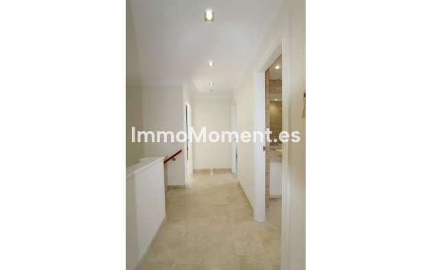 Resale - Villa - Marbella - Elviria