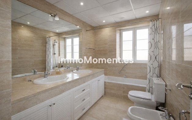 Resale - Villa - Marbella - Elviria