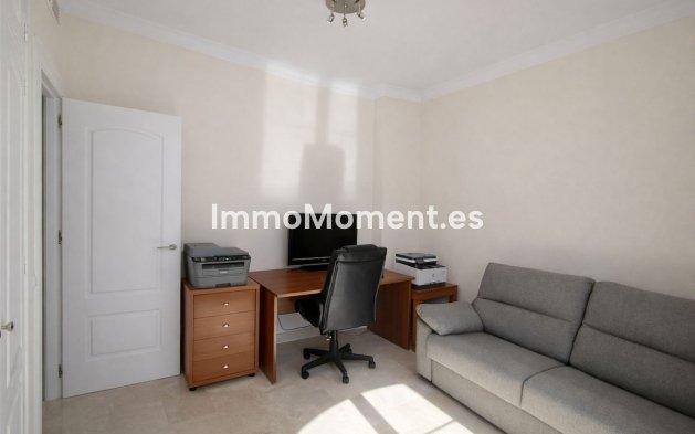 Resale - Villa - Marbella - Elviria