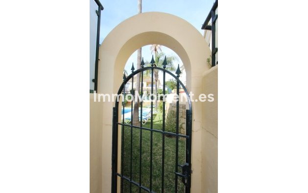 Resale - Villa - Marbella - Elviria