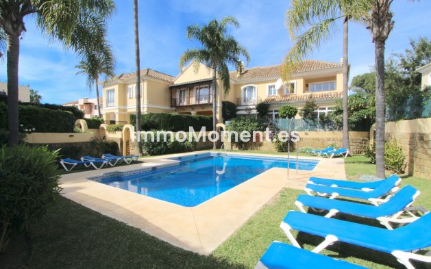 Resale - Villa - Marbella - Elviria