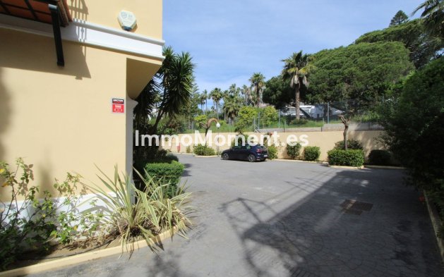 Resale - Villa - Marbella - Elviria