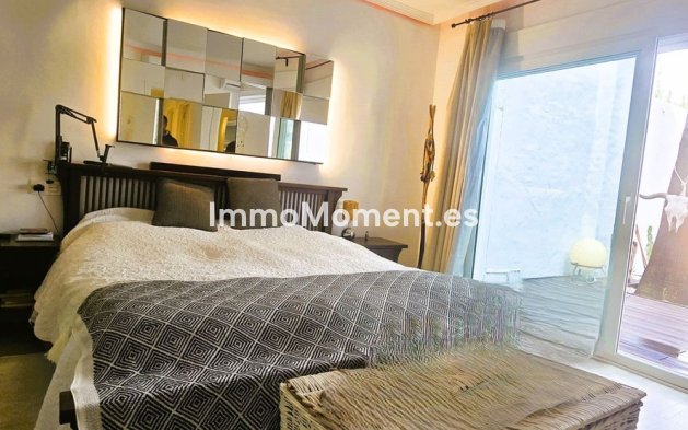 Resale - Villa - Marbella - Las Chapas