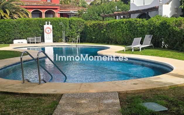 Resale - Villa - Marbella - Las Chapas