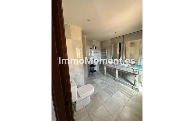 Wiederverkauf - Freistehende Villa - Marbella - La Mairena