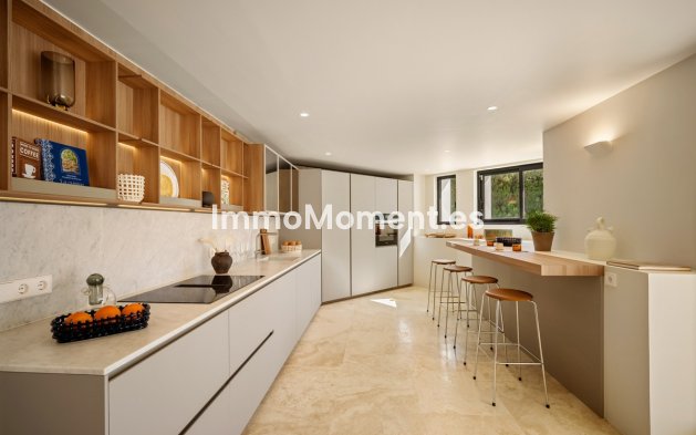 Wiederverkauf - Villa - Marbella - Nueva Andalucía