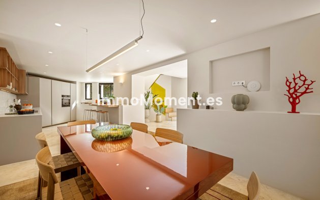 Wiederverkauf - Villa - Marbella - Nueva Andalucía