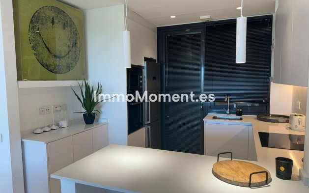 Resale - Apartment - Benahavís - Benahavís Centro