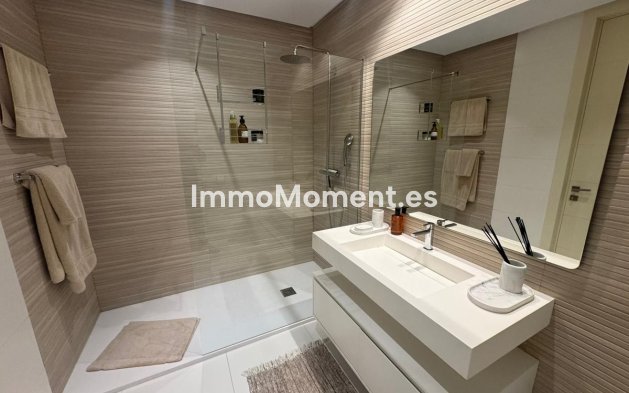 Resale - Apartment - Benahavís - Benahavís Centro