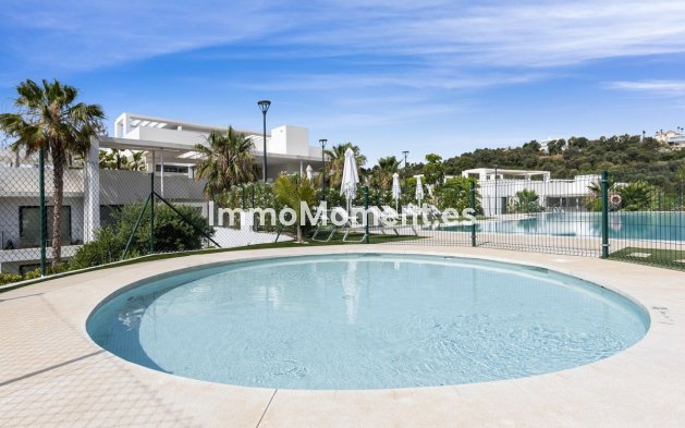 Resale - Apartment - Benahavís - Benahavís Centro