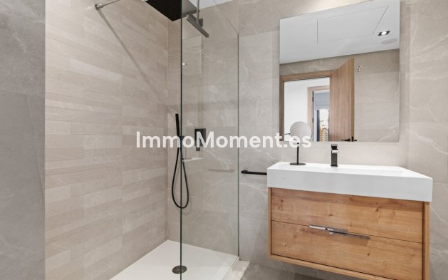 Wiederverkauf - Wohnung -   Inländisch - Istán