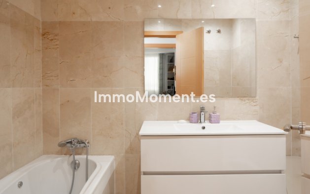 Resale - Apartment - Benahavís - Benahavís Centro