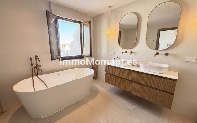 Revente - Maison mitoyenne - Estepona  - Estepona Centro