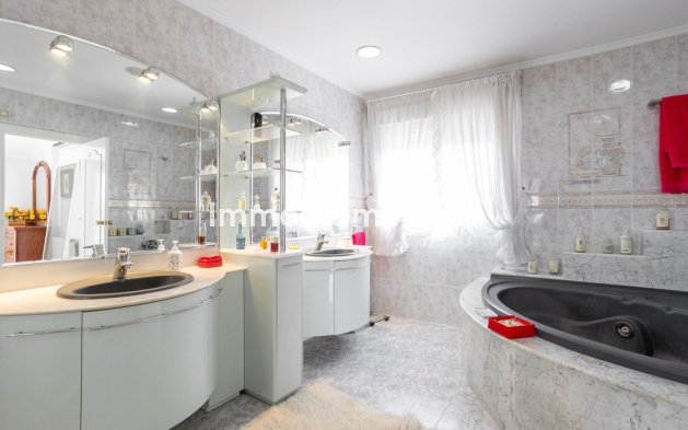 Reventa - Villa - Orihuela - Villamartin