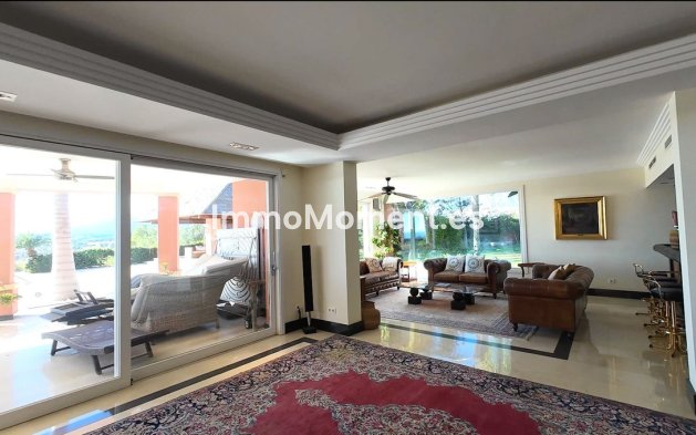 Wiederverkauf - Freistehende Villa - Estepona  - New Golden Mile