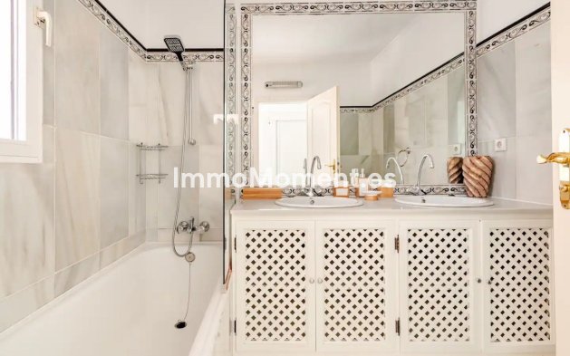 Wiederverkauf - Villa - Marbella - Nagüeles