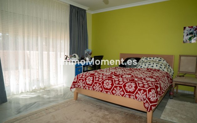 Reventa - Villa - Marbella - Elviria