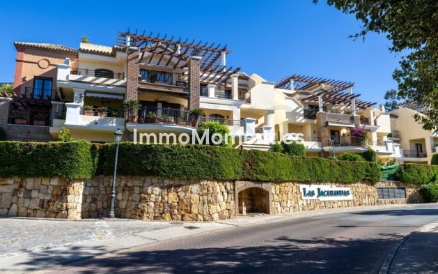 Resale - Apartment - Benahavís - Benahavís Centro