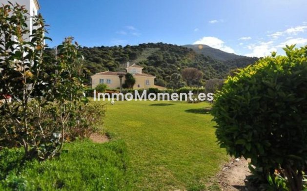 Wiederverkauf - Wohnung -   Inländisch - Alhaurín el Grande Centro