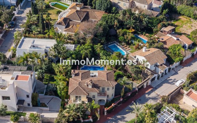 Resale - Villa - Marbella - Marbesa