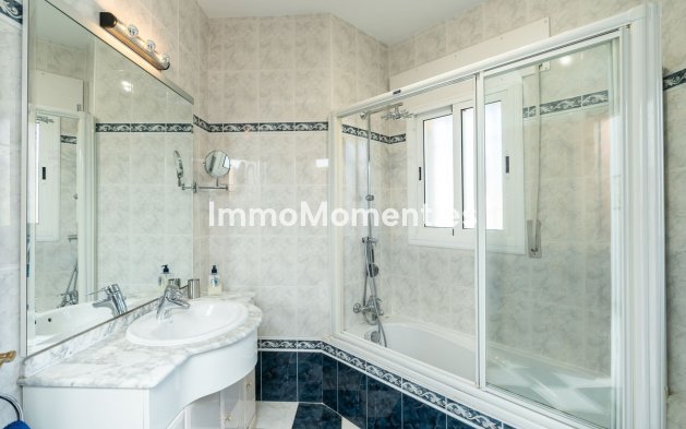 Resale - Villa - Marbella - Marbesa