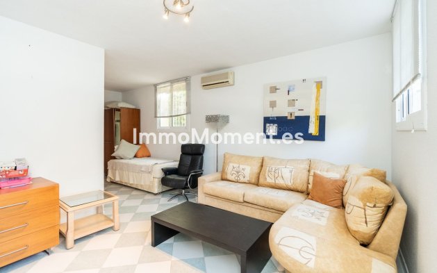 Resale - Villa - Marbella - Marbesa