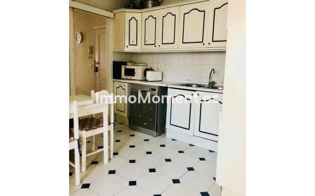 Wiederverkauf - Wohnung - Estepona  - Estepona Centro