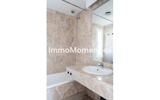 Wiederverkauf - Wohnung - Marbella - Nueva Andalucía