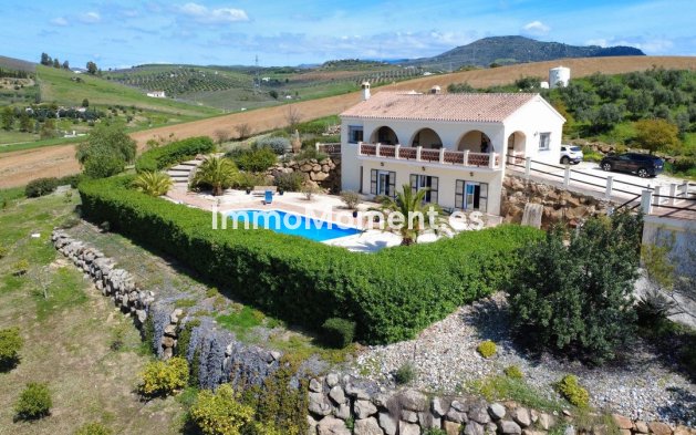 Reventa - Casa de campo - Interior  - Alora