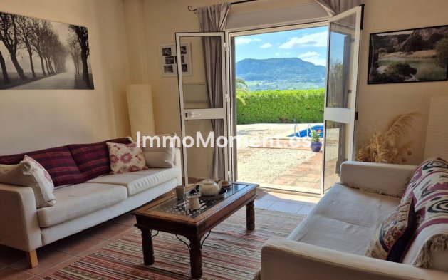 Reventa - Casa de campo - Interior  - Alora